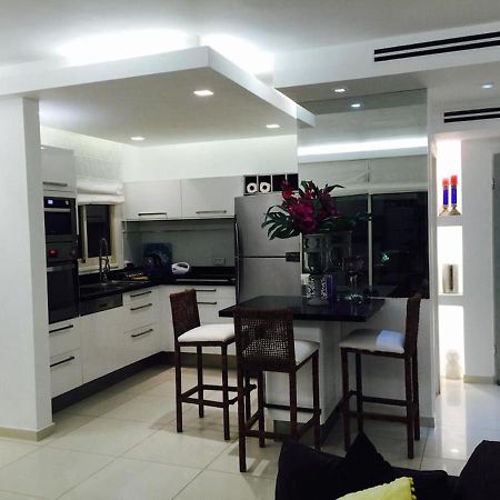 Regency Residence With Pool - Next The Beach Herzelia 外观 照片